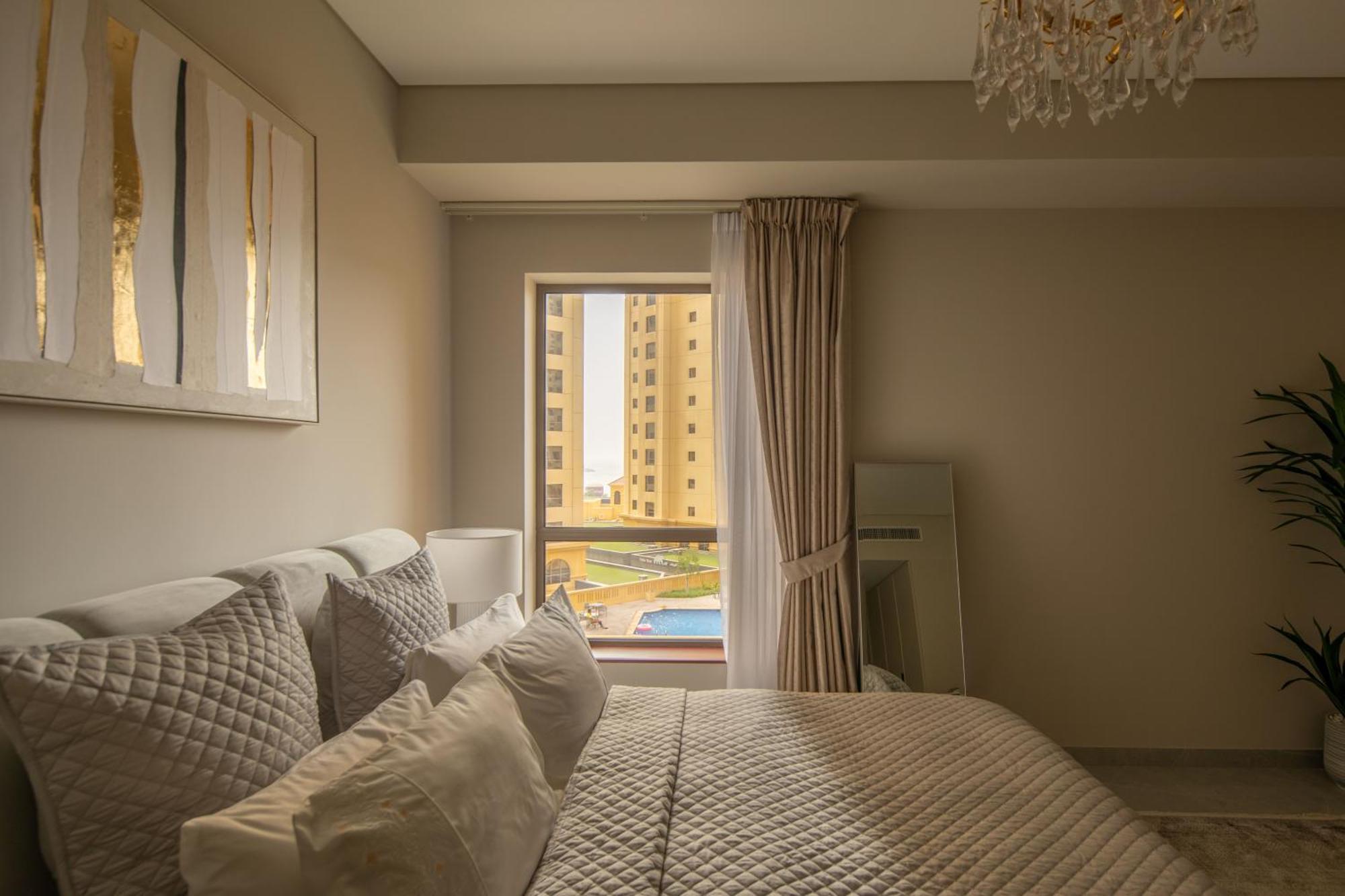 Happy Academia Jbr Lägenhet Dubai Exteriör bild