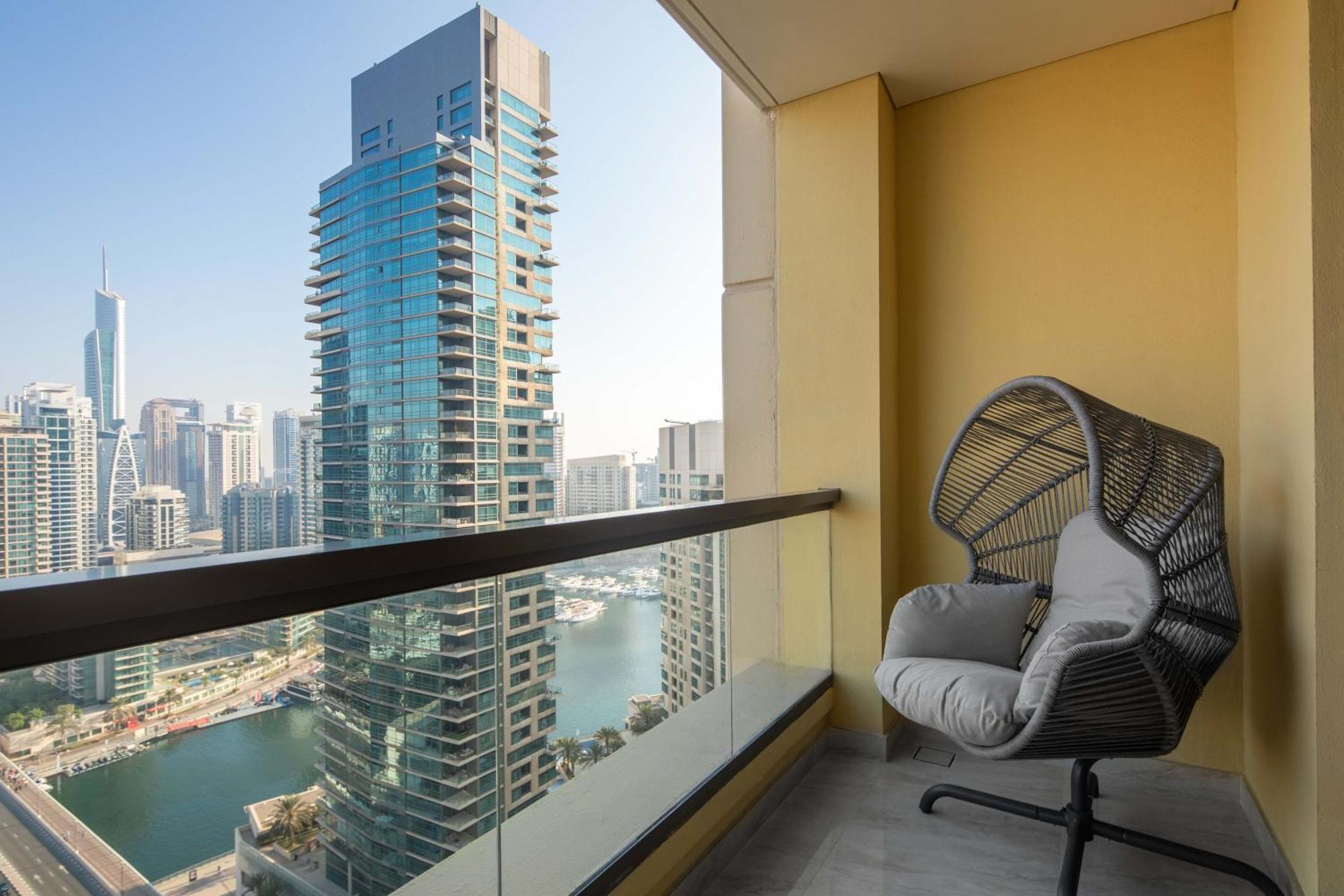 Happy Academia Jbr Lägenhet Dubai Exteriör bild