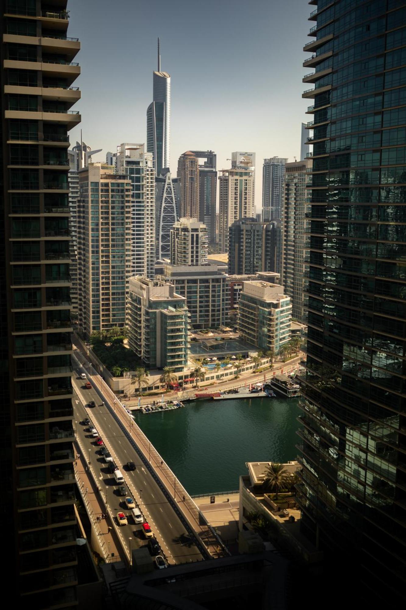 Happy Academia Jbr Lägenhet Dubai Exteriör bild